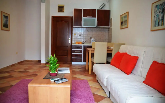 Secret Garden Apartments
