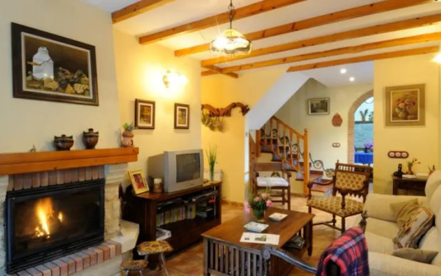 Casa de Aldea La Costica