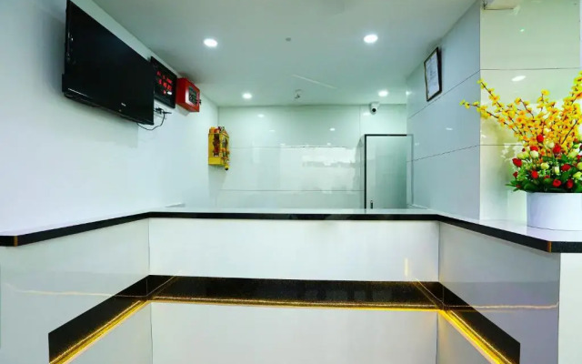OYO 90380 Hotel Golden City
