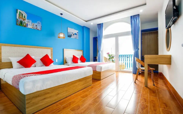 OYO 512 Santorini House And Coffee