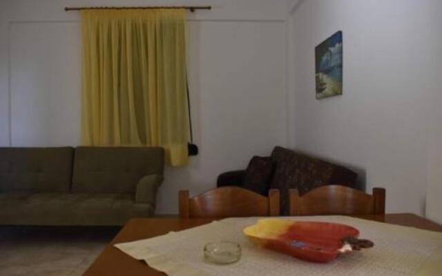 Rousolakos Apartments