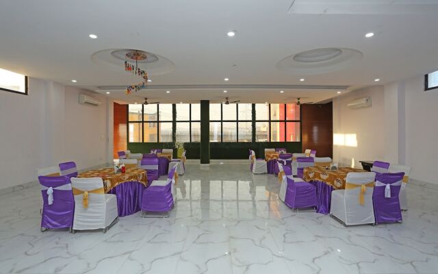 Oyo 30642 Hotel Sumanglam