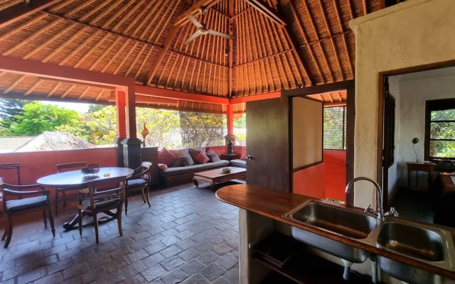 Flash Back Bungalow