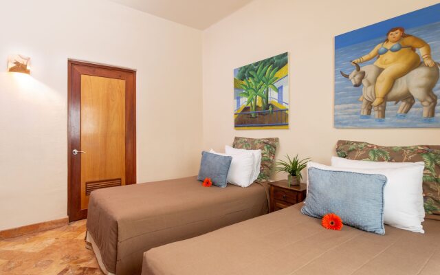 Porto Playa Condo Hotel & Beachclub