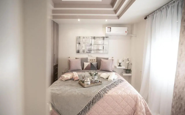 'The Ivory' House Project In Athens