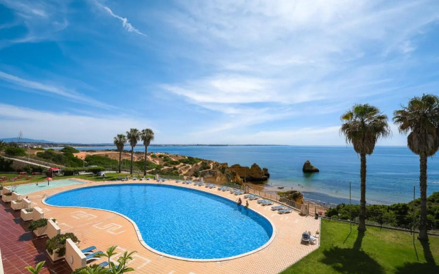 Amazing Beach House with Balcony (Free WI-FI)