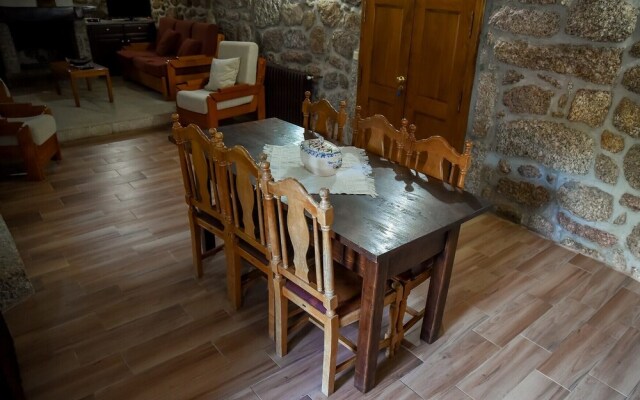 Rustic House with Swimming Pool, Vieira Minho by Izibookings