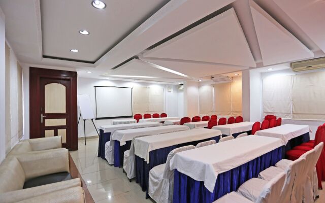 OYO 7786 Hotel Monsoon Palace