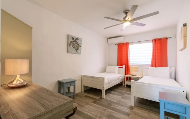Ocean View! Fully Renovated Villa, Private Pool!