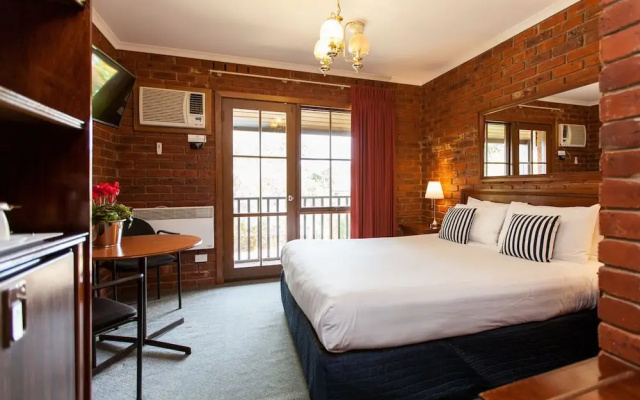 Armour Motor Inn