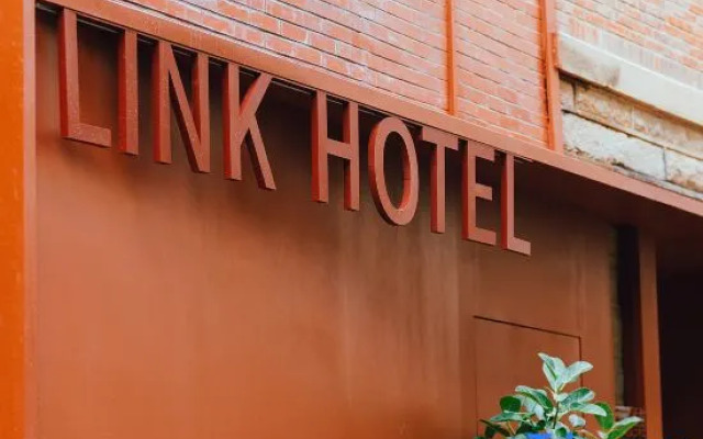 Link Hotel