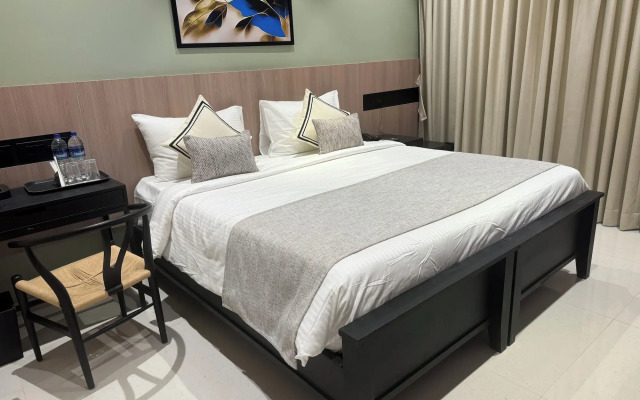 Hotel Mumbai House - Malad Valnai