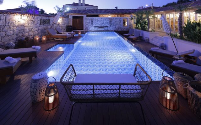 Agrovela Alacati Hotel