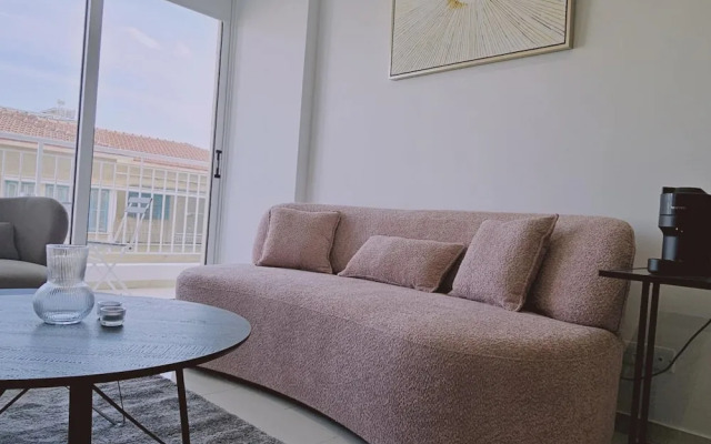 104 NIC - 102 Stay Cosmo City Suite