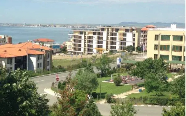 Yanis Guest House