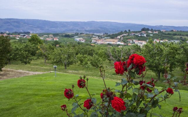 House With 5 Bedrooms in Britiande, With Wonderful Mountain View, Encl