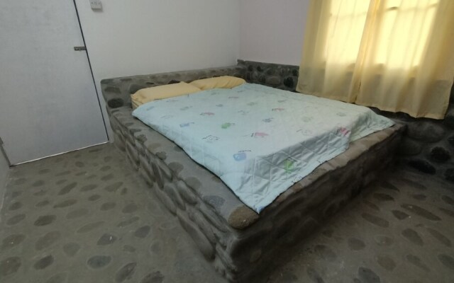 Flinstone Lodge by Oyo Rooms