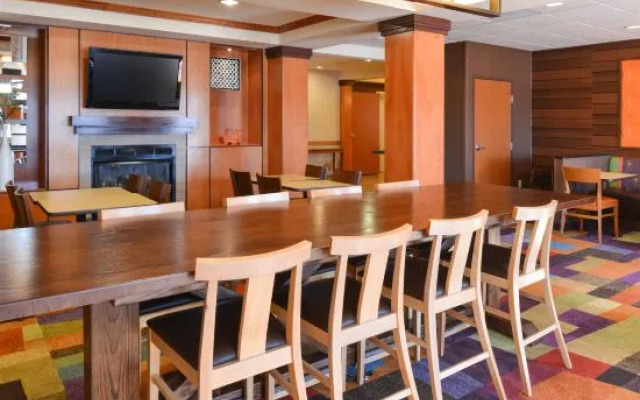 Fairfield Inn & Suites Bloomington