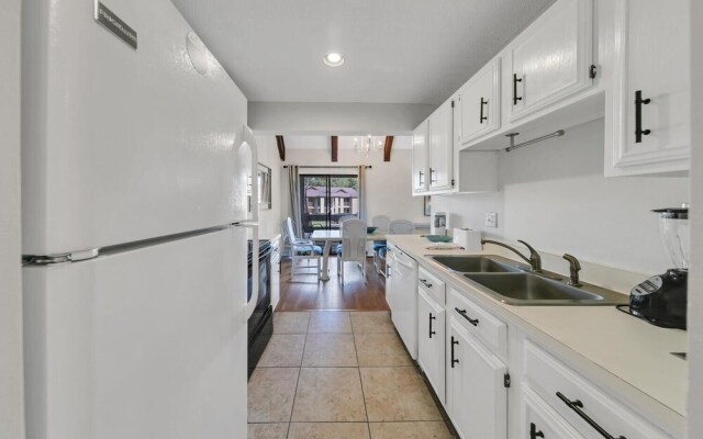 Golf Course 93d 3 Bedroom Condo by Redawning