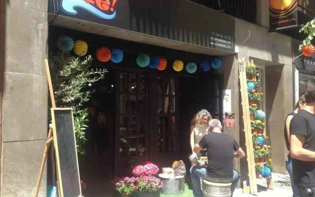 Olé Backpackers Hostel