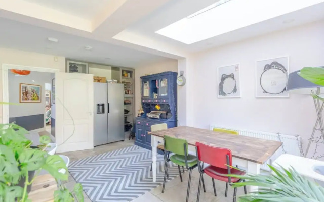 Beautiful & Modern 3BD House- Kennington!