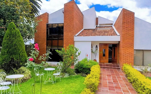 Hostal Mochiliers Bed and Breakfast