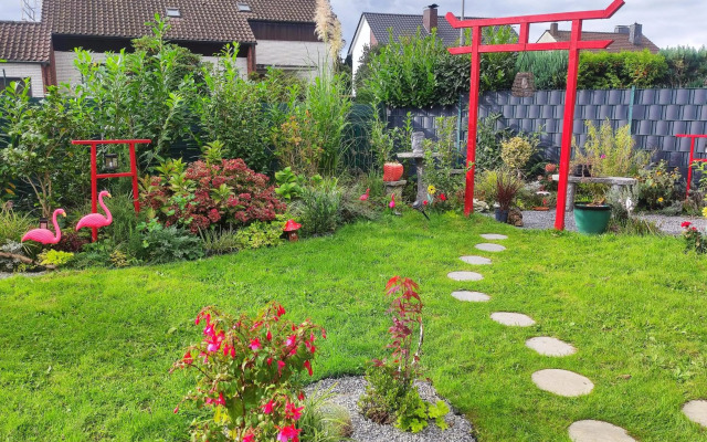 Uni, FH, Gesundheits Campus nähe, Zimmer mit Garten & Terrasse