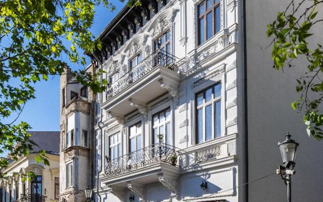 Old Town Luxury Suites