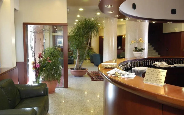 Hotel Excelsior Magenta