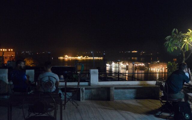 The Lake View Hotel – On Lake Pichola