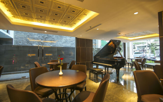 Palazzo Luxury Hotel