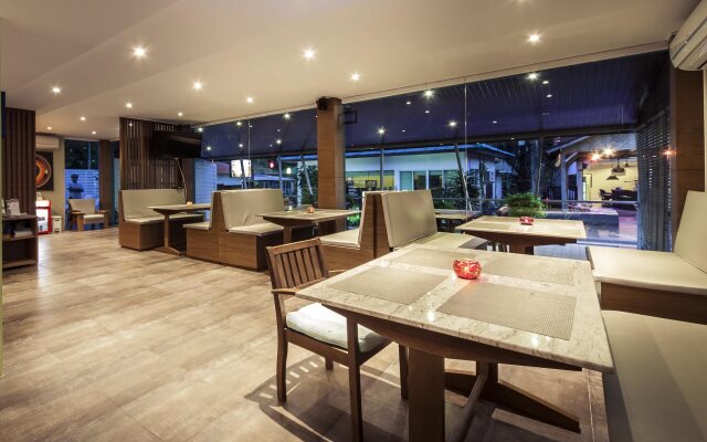 Maenam Bay Resort