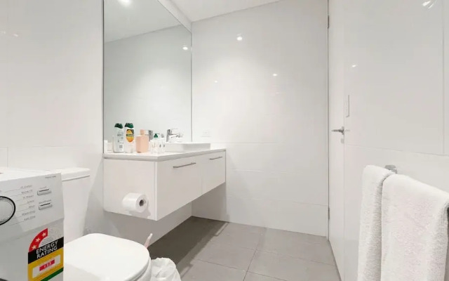 Melbourne One 2B2B1C Apt by GoodLive