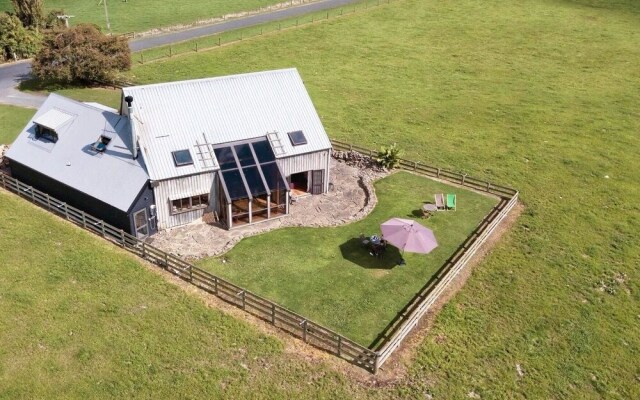 The House With No Nails