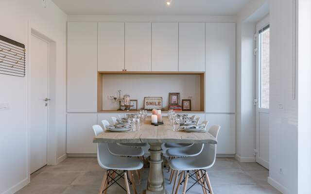 Modern House Julie With Spacious Garden and Garage