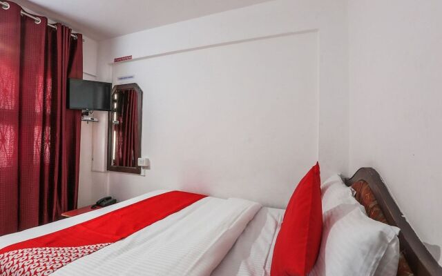Oyo 27661 Hays Sk Residency