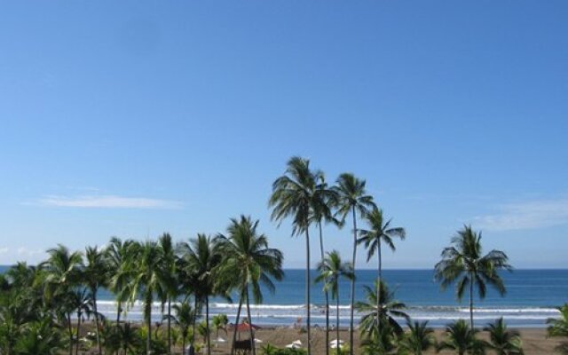 Jaco Beach Hotel & Club