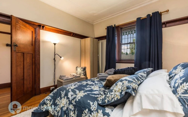 Bathurst 3 Bedroom 2 Bathroom House With Parking