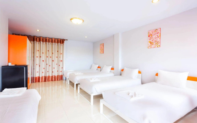 Luna Guesthouse and Travel