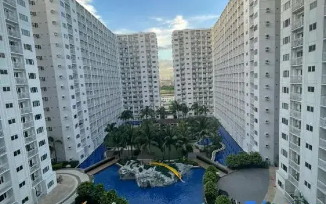 Shore Residences MOA staycation