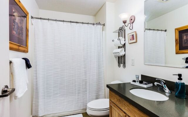 Lake View Ski Chalet