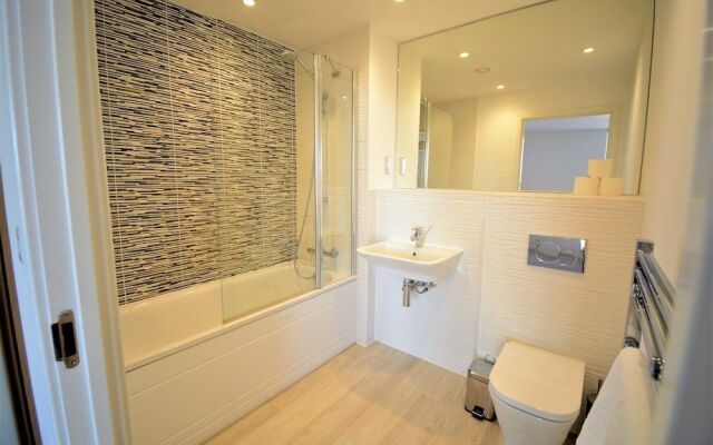 Kennet House Superior Serviced Apartment