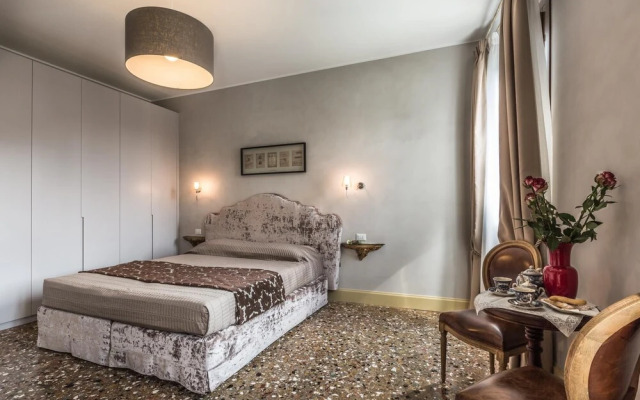 Palazzina Canal - Experience and Enjoy 5 Elegant Bedrooms