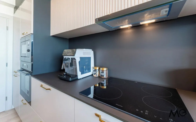 MoHost Valcom - Luxury Skyline Penthouse