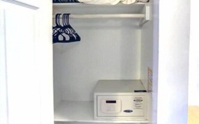 Richard's Motel Studio