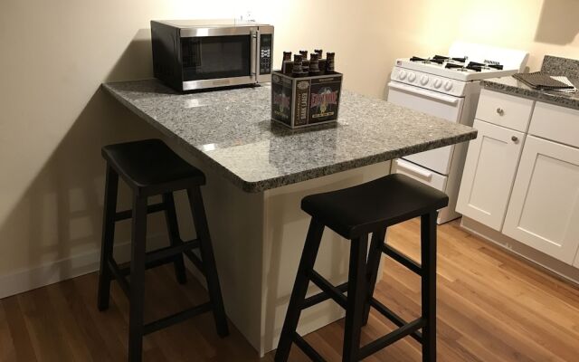 1 BR Apt Near Marquette University by Frontdesk
