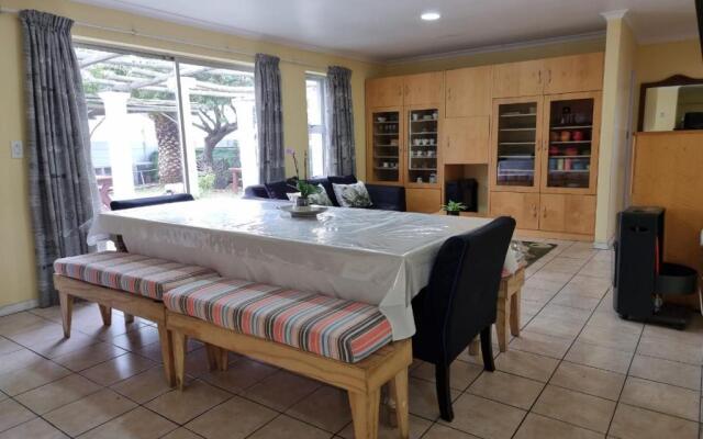 Pelican Accommodation Ottery