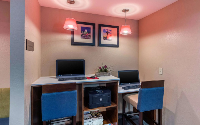 Comfort Inn & Suites Montgomery East Carmichael Rd