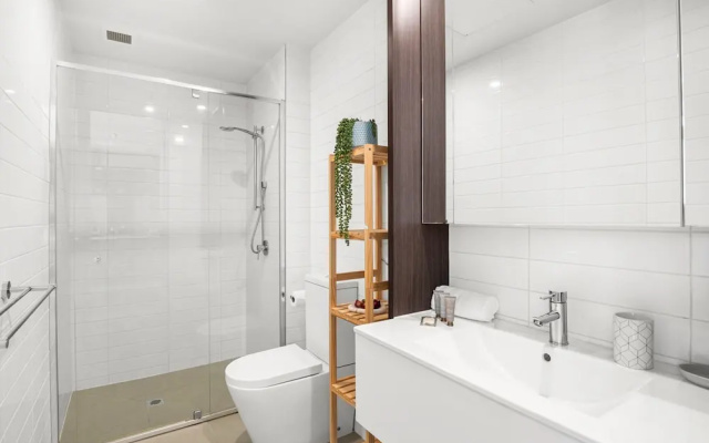 Modern 2-bedroom Retreat Minutes From St Kilda – Bathroom – Melbourne