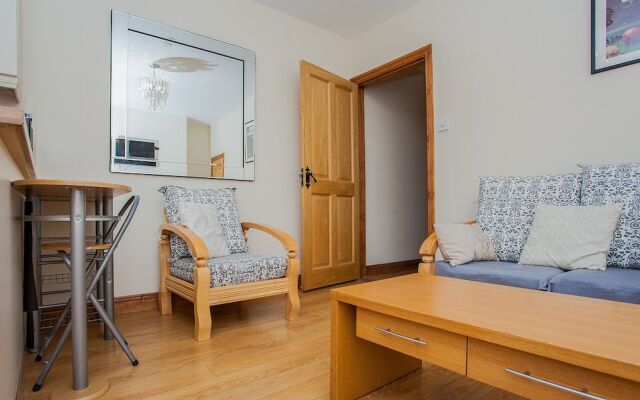 Central 3 Bedroom Townhouse Near O'Connell Street